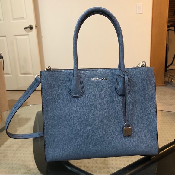 Michael Kors Handbags - Michael Kors Crossbody/Handbag
